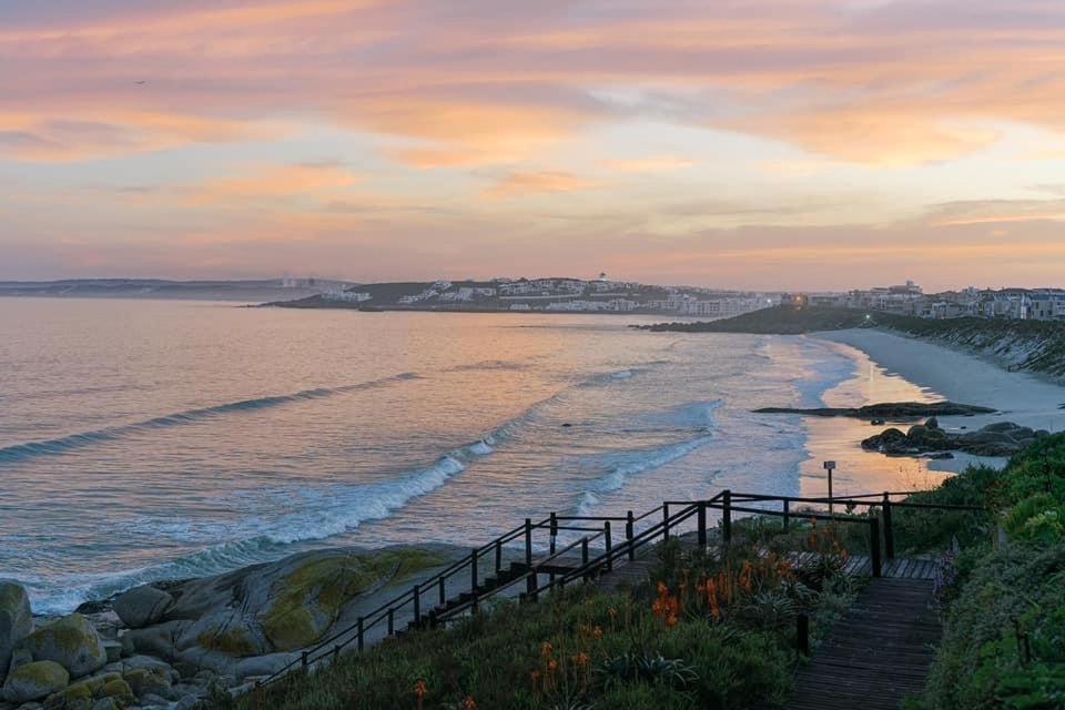 Perfect 10 - 10 To 13 Sleeper Luxury Holiday Home Breakage Deposit Of R2500 Per Weekend Lease Langebaan Extérieur photo