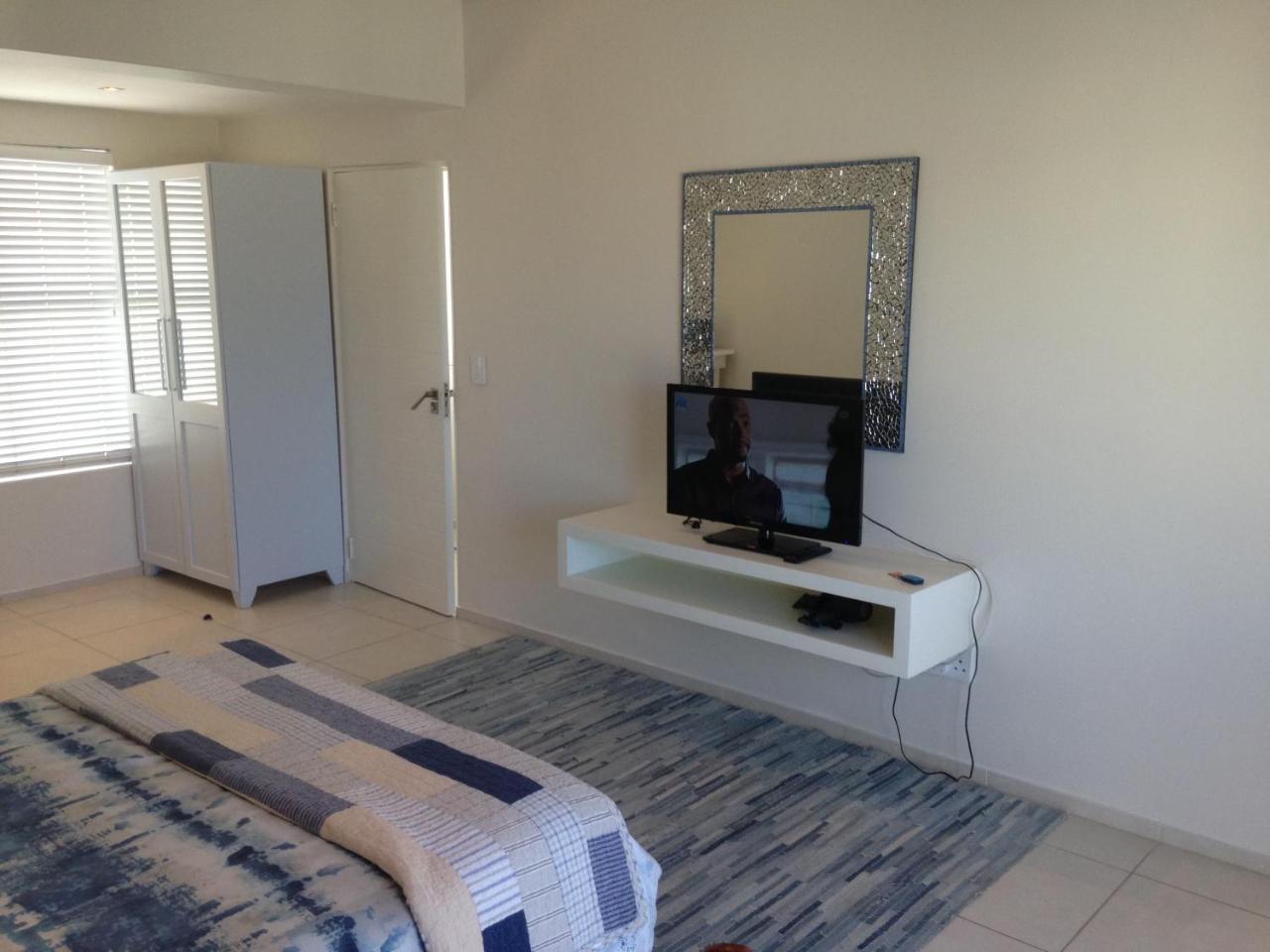 Perfect 10 - 10 To 13 Sleeper Luxury Holiday Home Breakage Deposit Of R2500 Per Weekend Lease Langebaan Extérieur photo