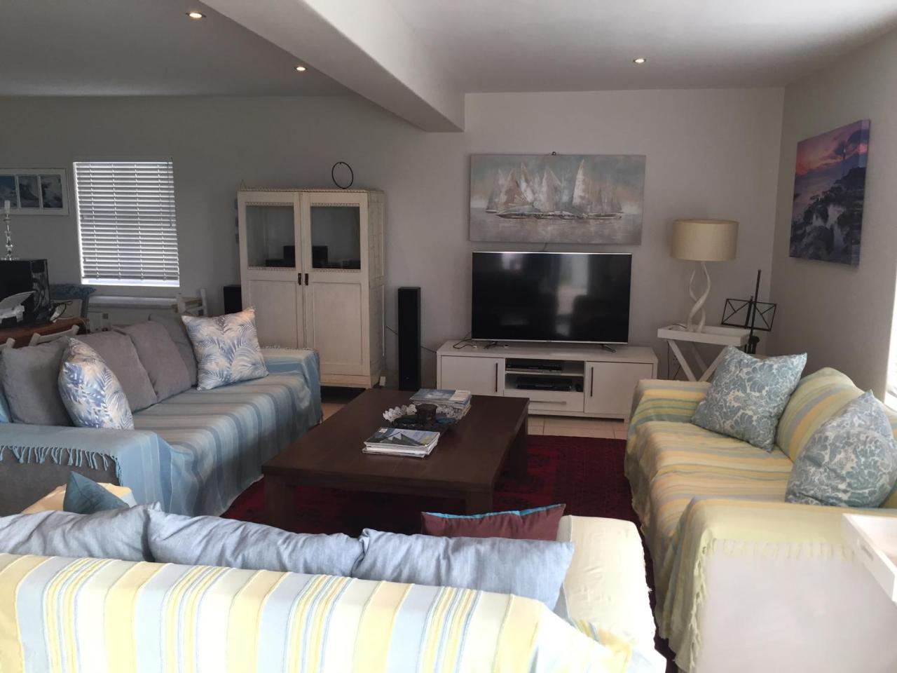 Perfect 10 - 10 To 13 Sleeper Luxury Holiday Home Breakage Deposit Of R2500 Per Weekend Lease Langebaan Extérieur photo